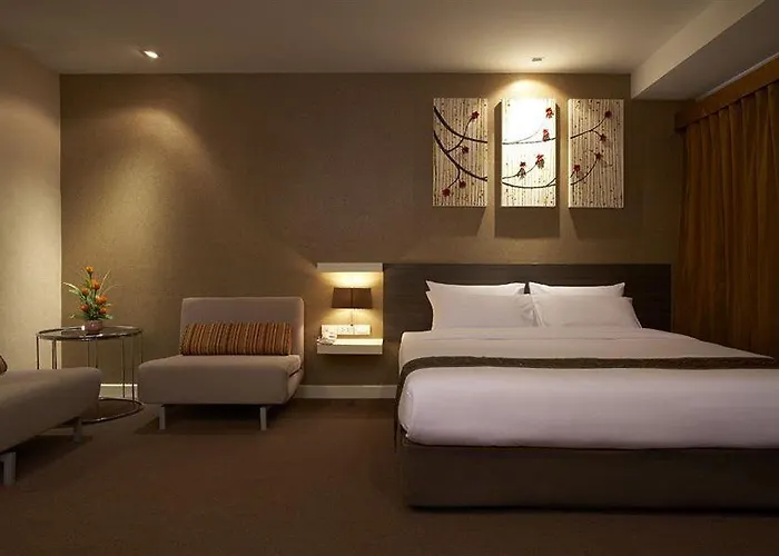 فندق The Bells 3*